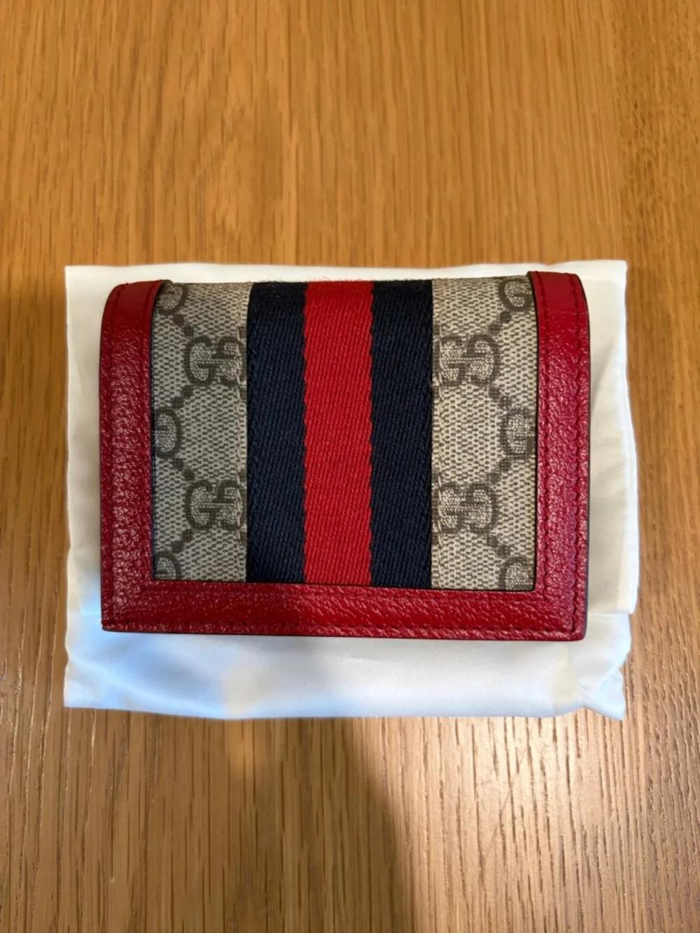 Gucci Queen Margaret Bee Supreme Canvas Wallet - Picture 2 of 11